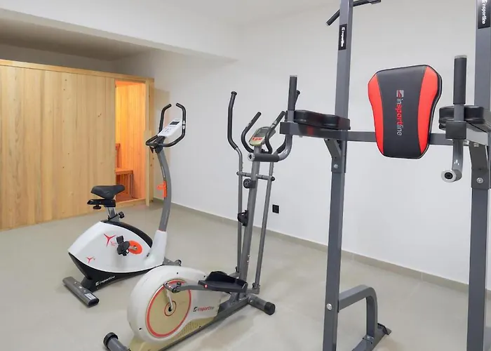 Lovely In With Sauna ماكارسكا